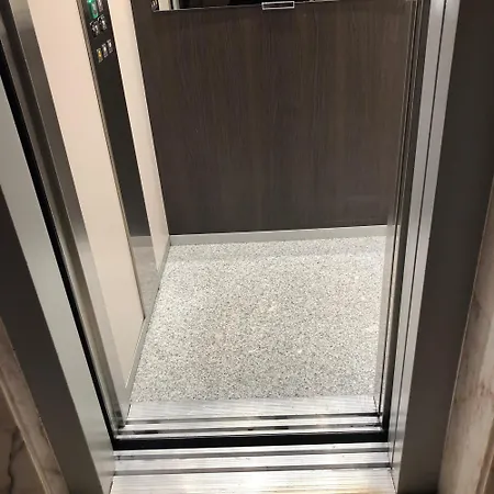 Apartamento Piso Centrico Y Luminoso Leão